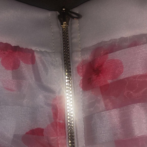 Ivory/coral skirt with gold zipper in the back from the store Burlington. - Picture 2 of 5